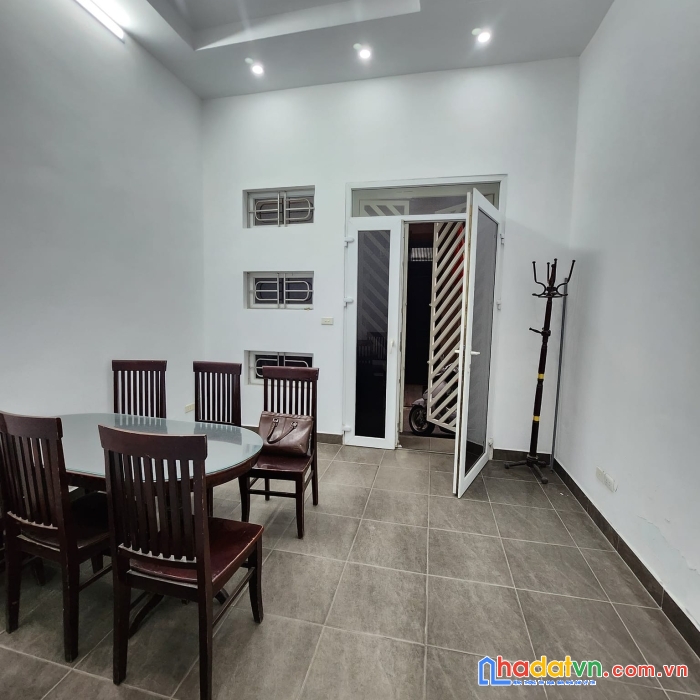 Hiếm-nhà phố vĩnh phúc 35m nhỉnh 5ty 2 mặt ngõ ô tô đỗ cổng