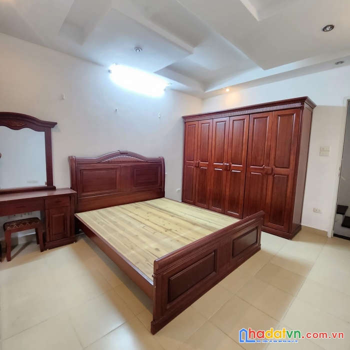 Hiếm-nhà phố vĩnh phúc 35m nhỉnh 5ty 2 mặt ngõ ô tô đỗ cổng