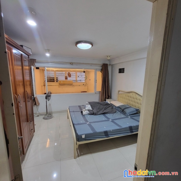 Hiếm bán nhà lạc long quân- hxh - 40m2 - 3 tầng