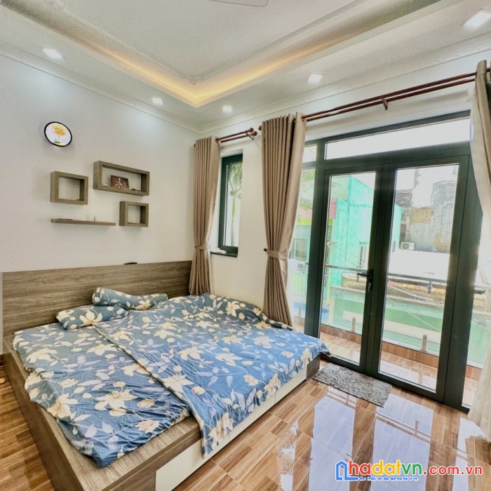 Ngộp bán nhà hxh đường hòa bình - 54m2 - 5 tầng