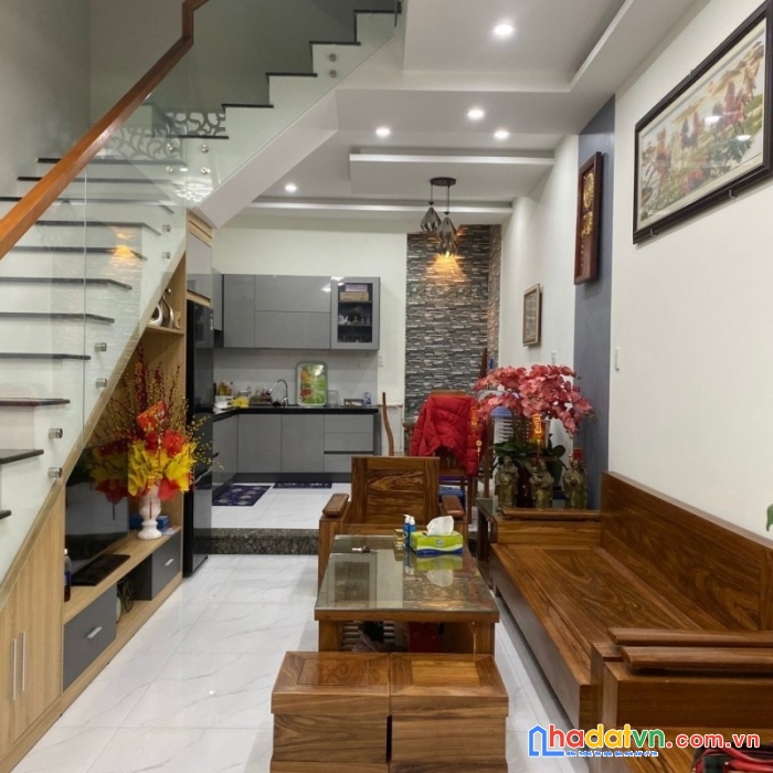 Nhà núi thành, kiệt ô tô, thẳng 30m ra mt, 56m2, 3 tầng đẹp