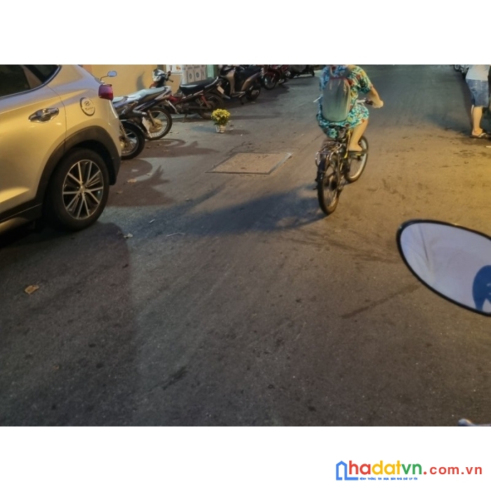 Nhà núi thành, kiệt ô tô, thẳng 30m ra mt, 56m2, 3 tầng đẹp