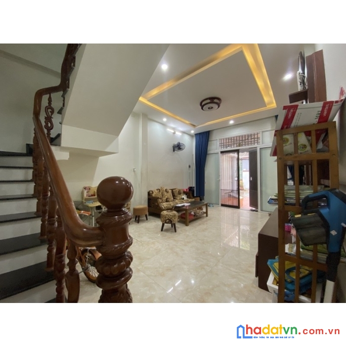 .nhà ông ích khiêm, gần mặt tiền, kiệt ô tô 3 tầng sạch đẹp 3.x tỷ