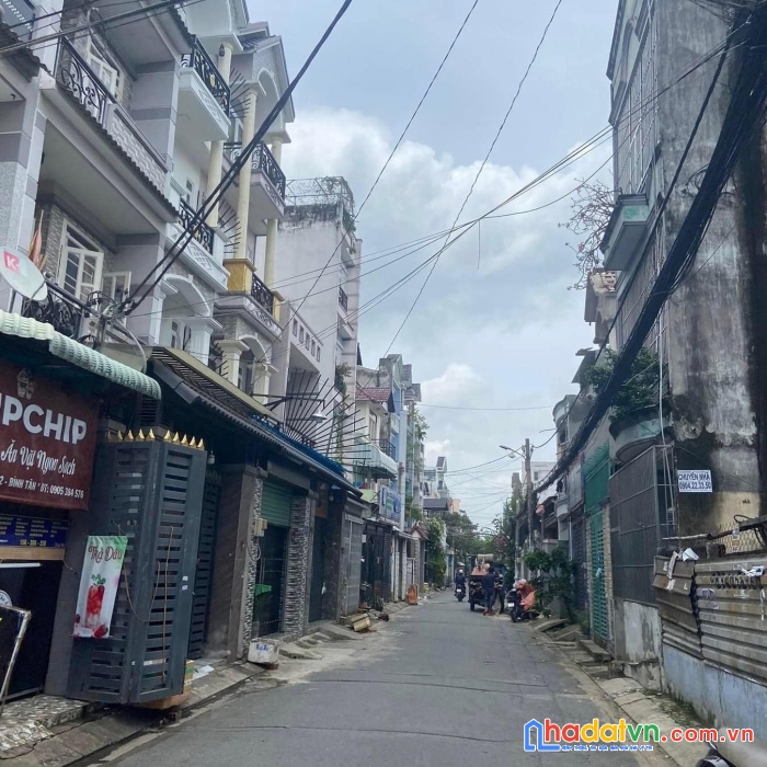 Hương lộ 2 ngay bệnh voeenj bình tân,214m2, hẻm xe tải tránh, không quy hoạch lộ giới.