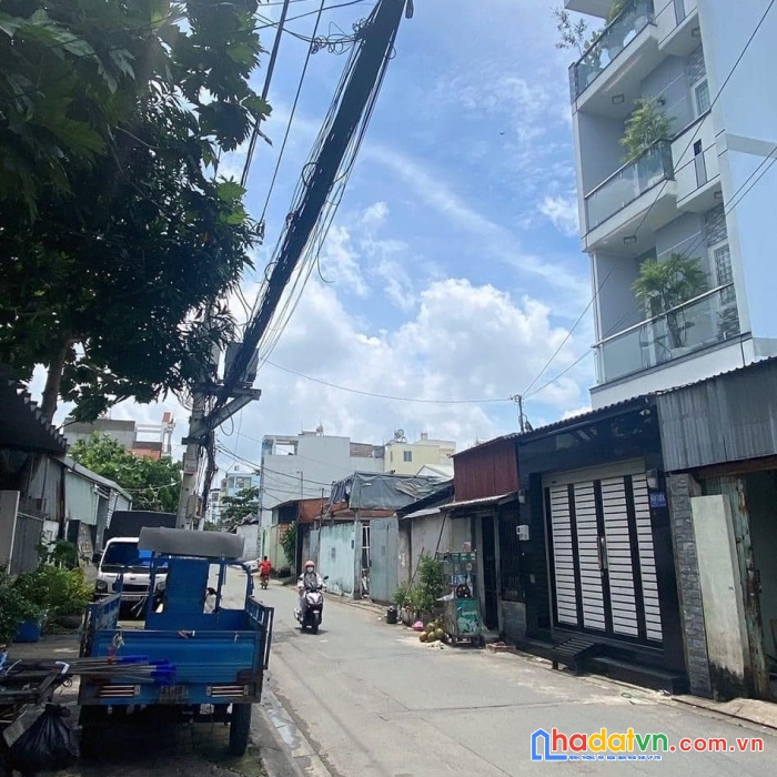 Hương lộ 2 ngay bệnh voeenj bình tân,214m2, hẻm xe tải tránh, không quy hoạch lộ giới.