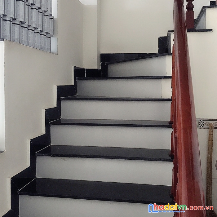 Bán nhà 3 tầng ở tđc vĩnh trường gần biển  giá 2,7 tỷ