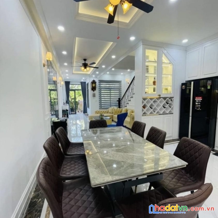Nhà đẹp đa sỹ hà đông, 2 thoáng, ô tô đỗ, 42m giá nhỉnh 3 tỷ