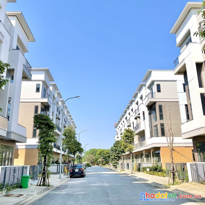 Cần bán nhanh căn góc shophouse 75m 4 tầng đối diện chân đế chung cư, pháp lý hoàn chỉnh