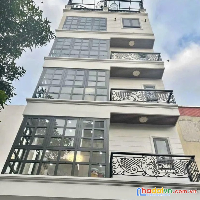 Bán nhà ba đình, chỉ 5,8tỷ oto đỗ cửa, dt 40m2 x 5t gần phố trước nhà 3m 
lh: 0365712127 !!!

