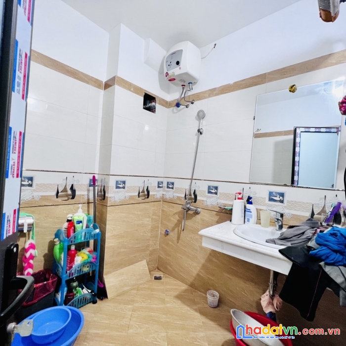 Bán nhà đẹp ngã tư minh khai 36m2  5 tầng ở ngay chỉ 3 tỷ2.