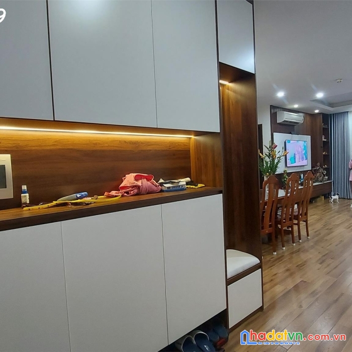 Bán gắp căn hộ chung cư ngoại giao đoàn, căn góc 3 ngủ, full nội thất xịn, giá mềm