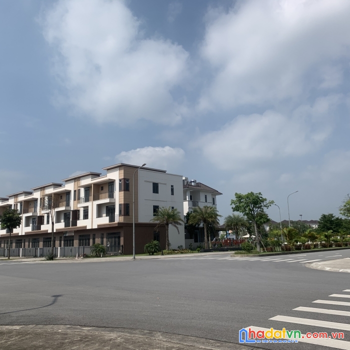 Chính chủ bán lỗ căn shophouse trục đường 26m chỉ 6 tỷ xxx