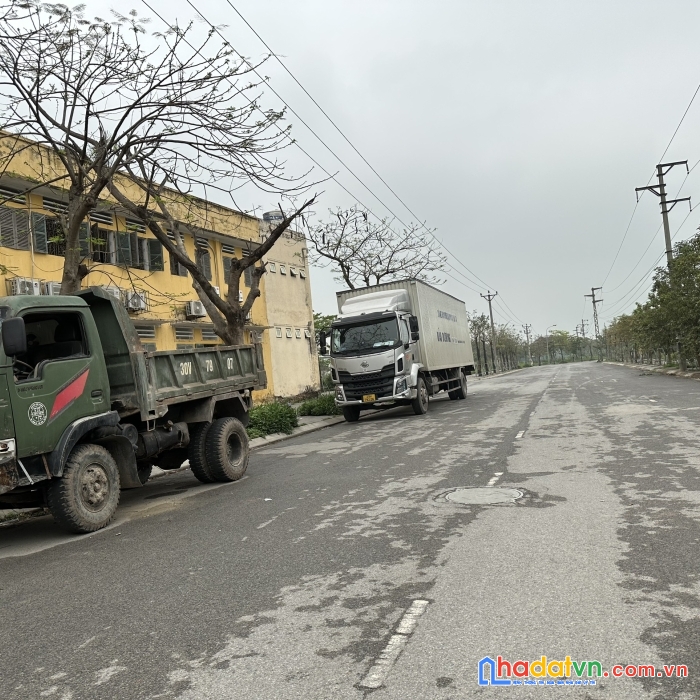Đường trước 30m, sau 10m, sẵn nhà, kinh doanh luôn được, nguyên khê đông anh