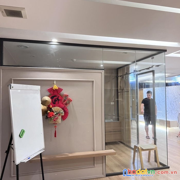 Nhỉnh 5 tỷ sở hữu chung cư cao cấp ngoại giao đoàn, 130m2, view đẹp, nội thất nhập khẩu,