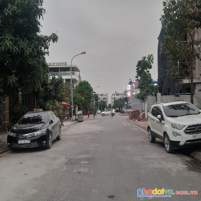 180m2 đất trâu quỳ, gia lâm. xây văn phòng, khách sạn thì đỉnh nhất. lh 0398381708.