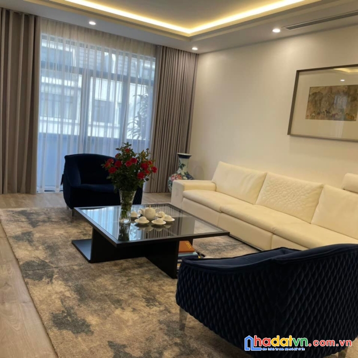 Bán nhà phố nguyên hồng, đống đa 50m, 6 tầng, mt 5m. giá: 18 tỷ