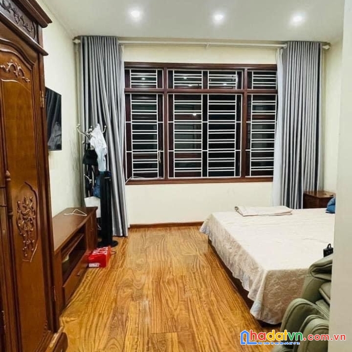 Bán nhà mặt phố trần đăng ninh, hà đông, sát quận ủy, 40m2, mt4m, nhỉnh 7 tỷ