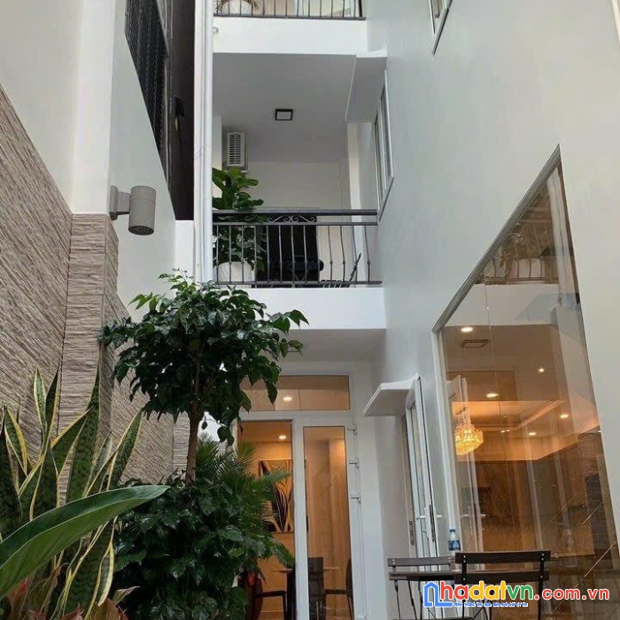 Bán villa đường lê thị riêng, phường bến thành, quận 1.