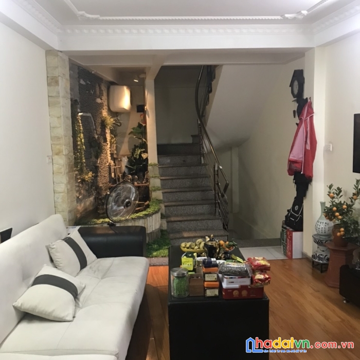 Chính chủ cần bán nhà riêng 35m2 ngõ trần khát chân,sổ đỏ, miễn trung gian