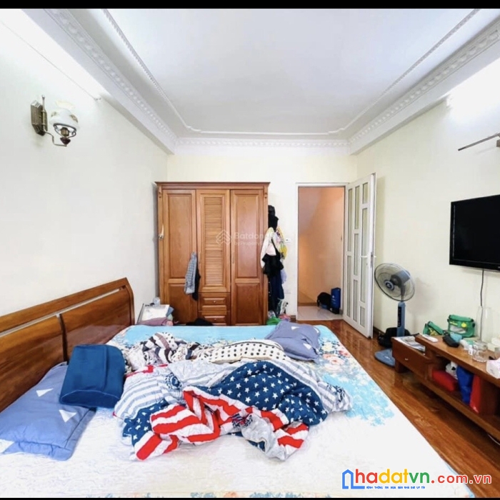 Chính chủ cần bán nhà riêng 35m2 ngõ trần khát chân,sổ đỏ, miễn trung gian