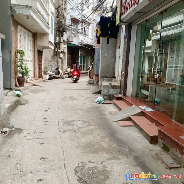 Chính chủ cần bán nhà riêng 35m2 ngõ trần khát chân,sổ đỏ, miễn trung gian