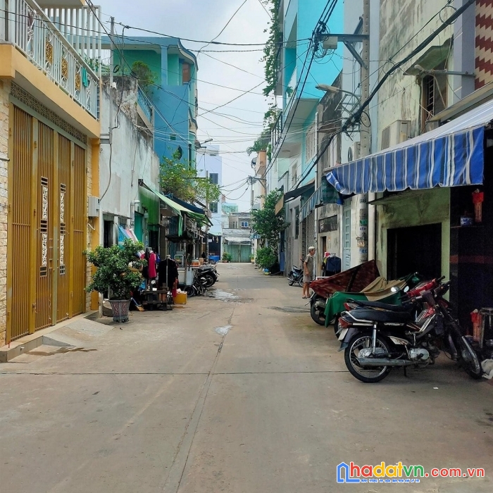 Bán nhà hẻm xe tải, đường đình nghi xuân, bình tân, 60m2, 4 x 15m, 2 tầng, 3pn, chỉ 5.5 tỷ tl