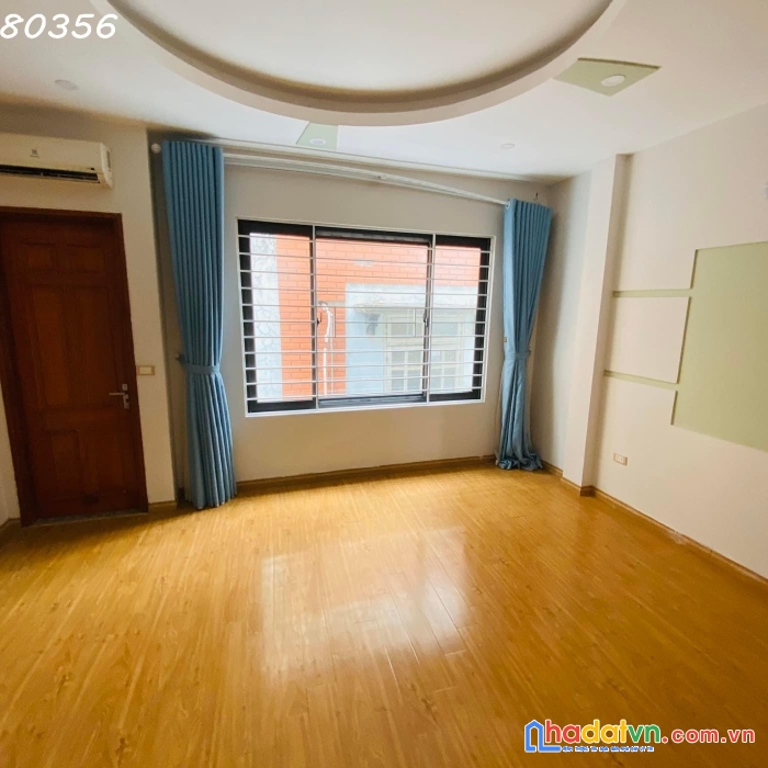 Bán nhà phố nguyên hồng, ngõ ô tô, dt50m2, mt4m. 10 tỷ.