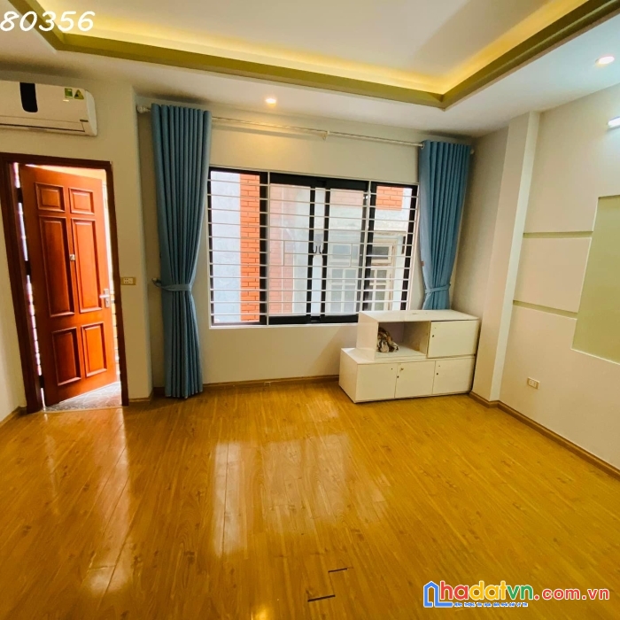 Bán nhà phố nguyên hồng, ngõ ô tô, dt50m2, mt4m. 10 tỷ.