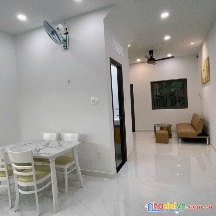 Nhà mới đẹp - dt 38.1m2 sổ vuông - hxh - hai mặt hẻm - nội thất xinh xắn 1t1l 2pn