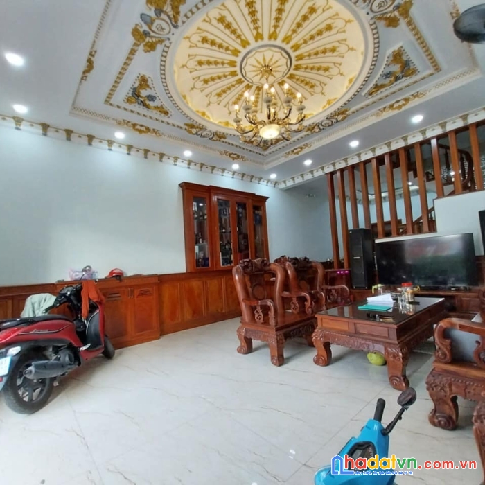 Hxh 1/ ngắn trung mỹ tây quận 12 - 74m2, ngang 5.4m, nở hậu, nội thất gỗ cao cấp - 3 tầng, 3 pn,