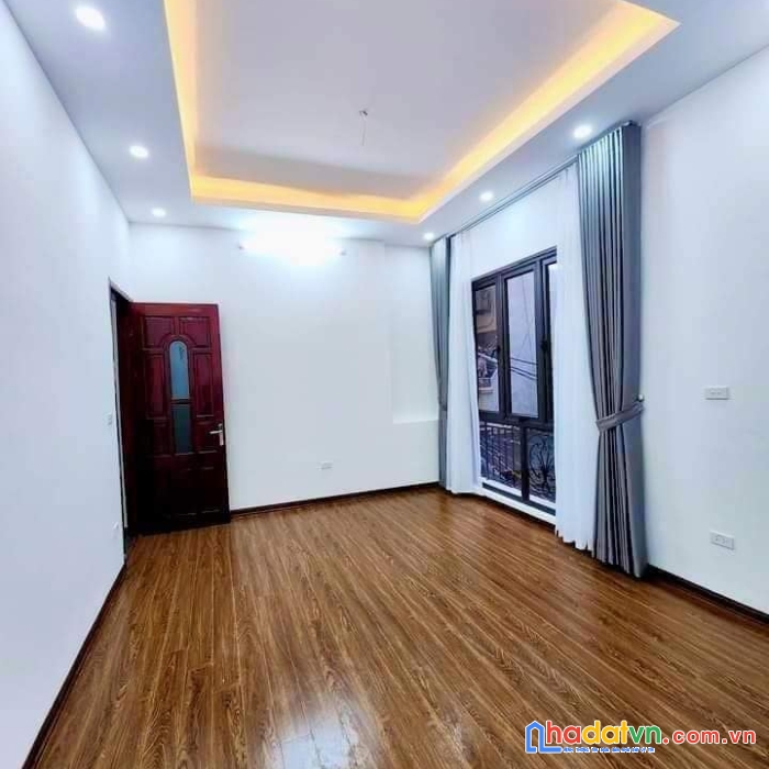Bán nhà gần trường đại học bách khoa dt: 45m2 4 tầng mặt ngõ rộng 4m mt 6m - 5 phòng ngủ mặt ngõ