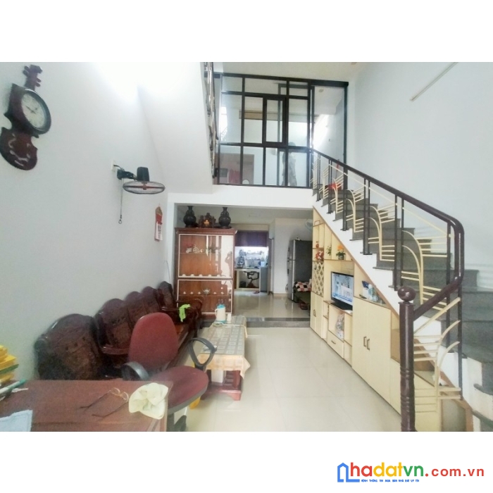 Nhà nguyễn văn linh thẳng 50m ra mt, đi bộ ra cầu rồng, hơn 3 tỷnhỏ