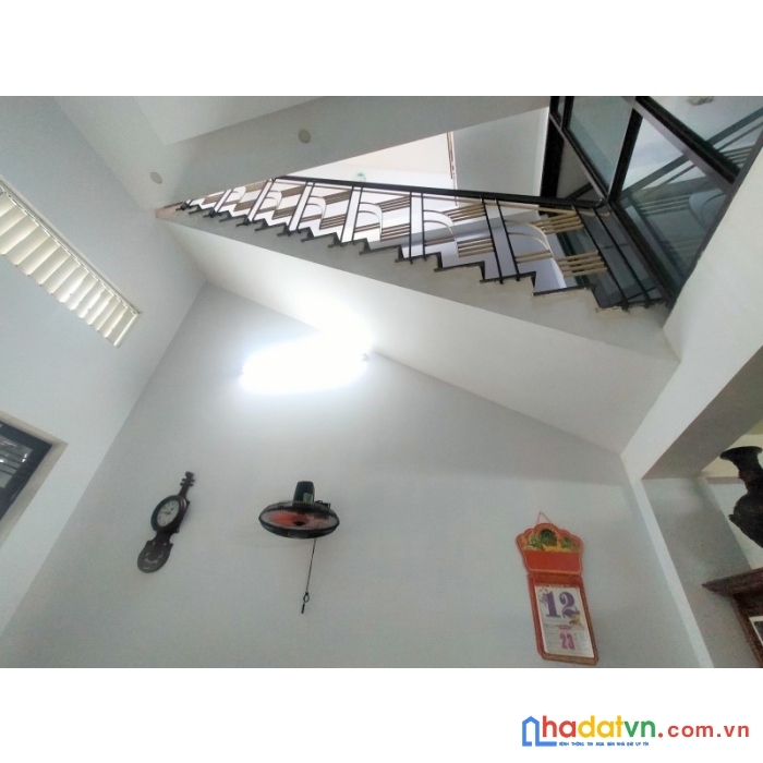Nhà nguyễn văn linh thẳng 50m ra mt, đi bộ ra cầu rồng, hơn 3 tỷnhỏ