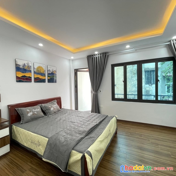 Ngon nhất cầu giấy ba gác tránh, 2 thoáng, nhà đẹp lung linh, gần phố,