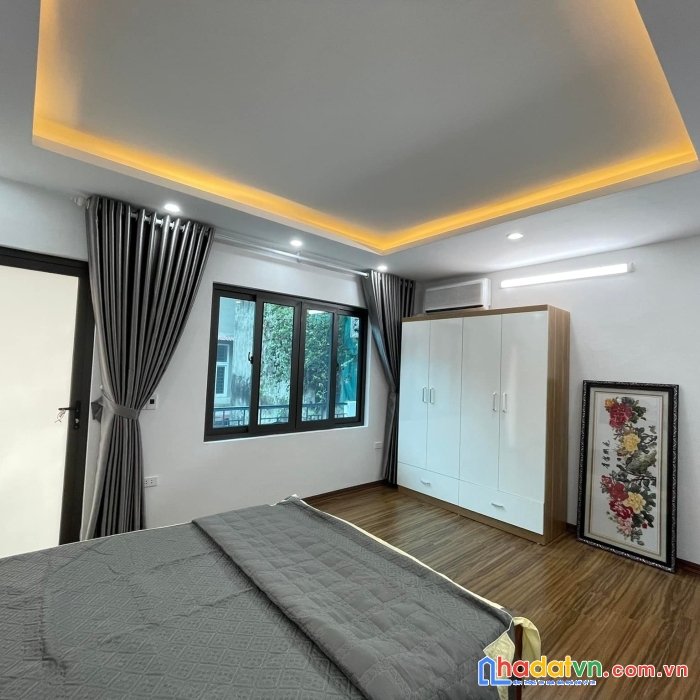 Ngon nhất cầu giấy ba gác tránh, 2 thoáng, nhà đẹp lung linh, gần phố,
