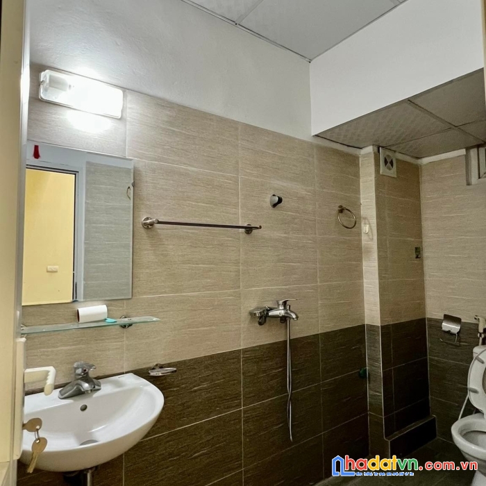 Ngon nhất cầu giấy ba gác tránh, 2 thoáng, nhà đẹp lung linh, gần phố,
