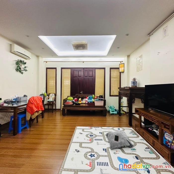 Bán nhà nguyên hồng, đống đa, ô tô, lô góc, 62m2 5t mt7m, giá 13.3 tỷ