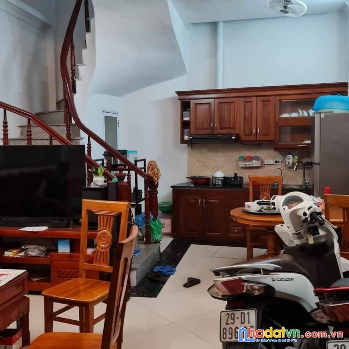 Bán nhà bạch mai, ngay gần trường học các cấp, dt41m2, giá 3 tỷ6.