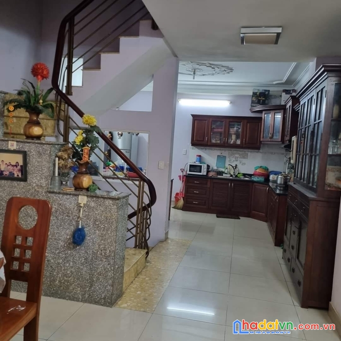 Hơn 6 tỷ có nhà gần chợ lớn 4x14m, 4 tầng, hxh.