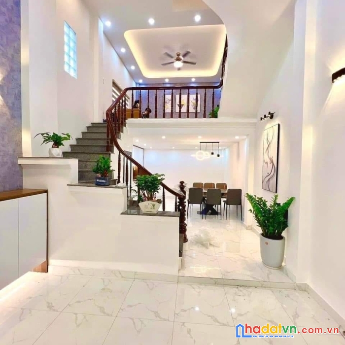 Bán nhà phố hào nam - trung tâm quận đống đa - nhà đẹp lô góc 2 mặt thoáng - tặng nội thất - sổ đỏ