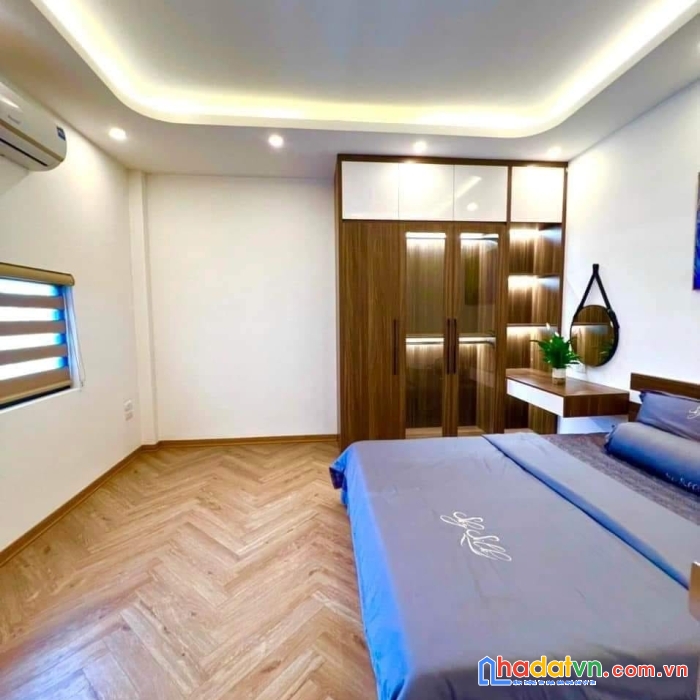 Bán nhà phố hào nam - trung tâm quận đống đa - nhà đẹp lô góc 2 mặt thoáng - tặng nội thất - sổ đỏ