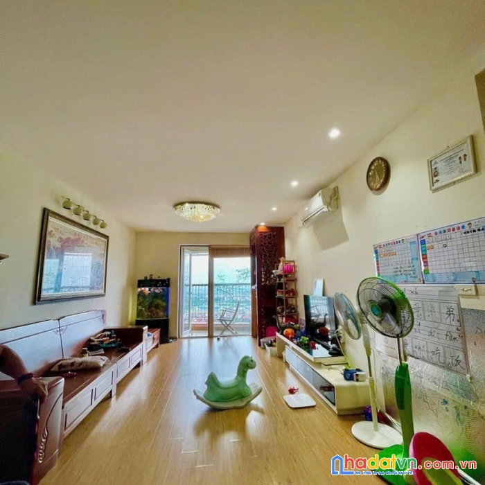 Bán gấp căn hộ cc tòa v3 cc victoria văn phú, dt 112 m2t34 . 3n. giá 3.25 tỷ.