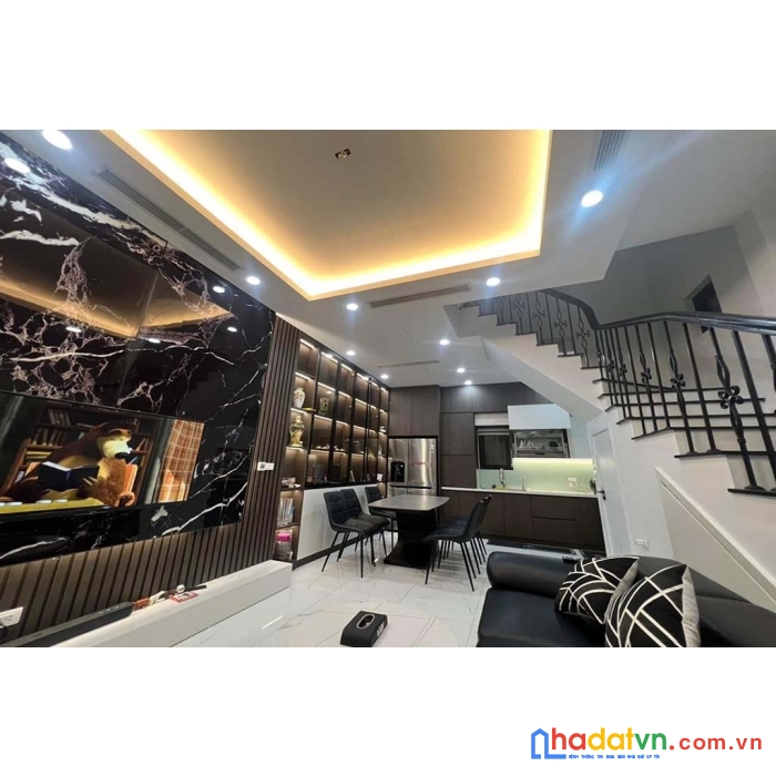 Bán nhà riêng gần phố láng hạ 40m2 x 5t, mt 4.5m, nội thất cao cấp, giá 7 tỷ