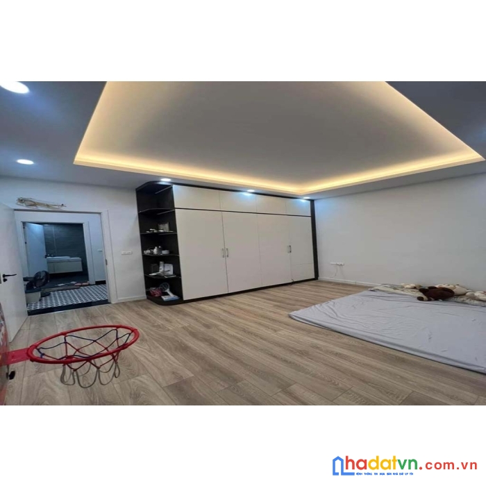 Bán nhà riêng gần phố láng hạ 40m2 x 5t, mt 4.5m, nội thất cao cấp, giá 7 tỷ