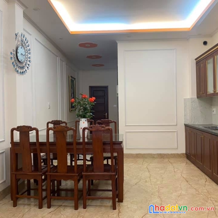 Bán nhà phố lạc long quân, cầu giấy 65m, 7 tầng, mt 4m. giá: 15.5 tỷ