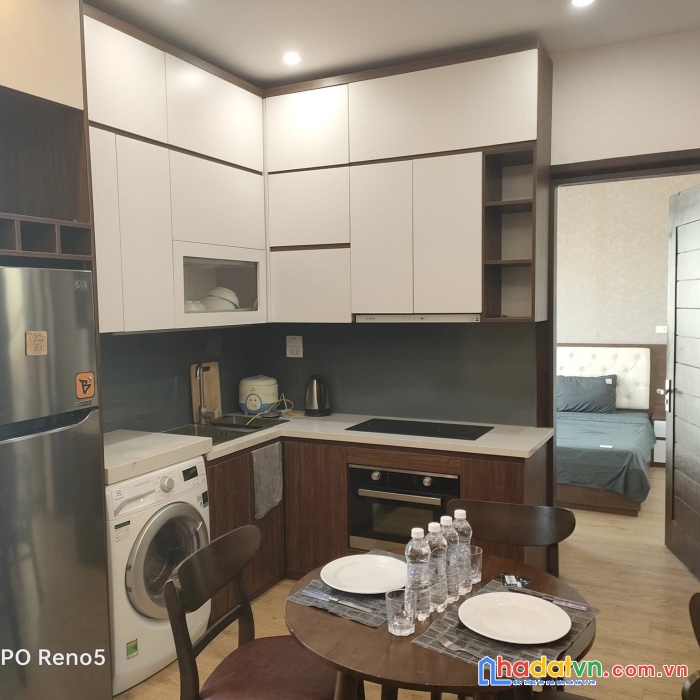 Toà căn hộ mới , 8 tầng , 160m, mt : 8m tại khu phố tây quận tây hồ