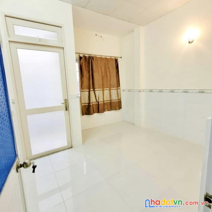 Nhà đinh bộ lĩnh, gần mặt tiền, xe hơi tới nhà, 40m2, chỉ 6 tỷ 500