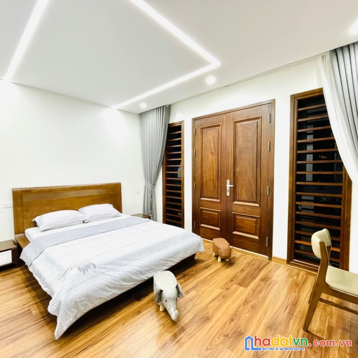 Bán nhà mặt phố an trạch, đống đa 50m, 5 tầng, mt 5m. giá: 15 tỷ