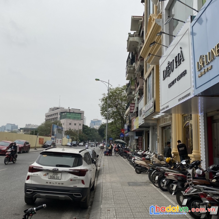 Bán nhà phố ngọc khánh, 2 thoáng, kinh doanh, vỉa hè rộng, gần kim mã, 35m, 16 tỷ