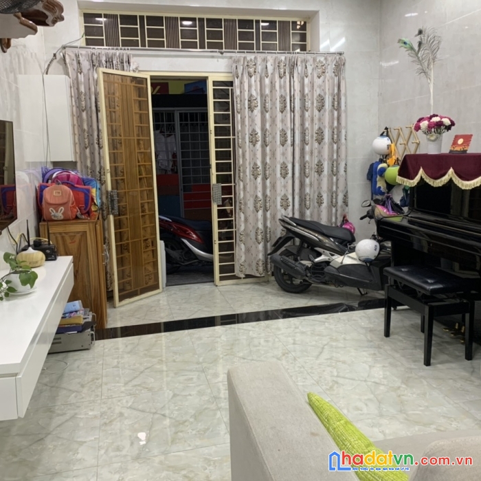 Cần tiền bán gấp nhà hẻm 2pn, 2wc đường ông ích khiêm, p5, quận 11